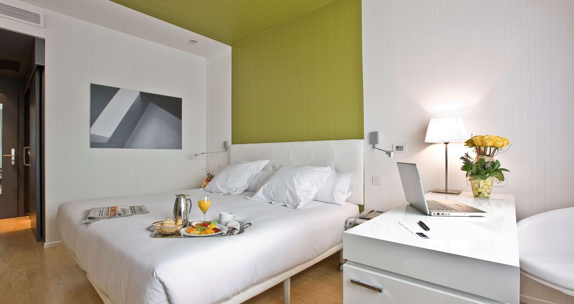 Hotel Zentral Castellana Norte Мадрид Стая снимка